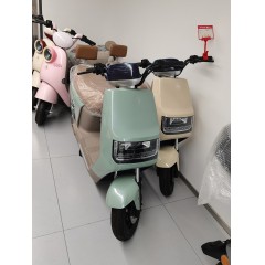 爱玛卫士电动车旗舰店72V 21.8AH 长续航电瓶车代步电动轻便摩托车